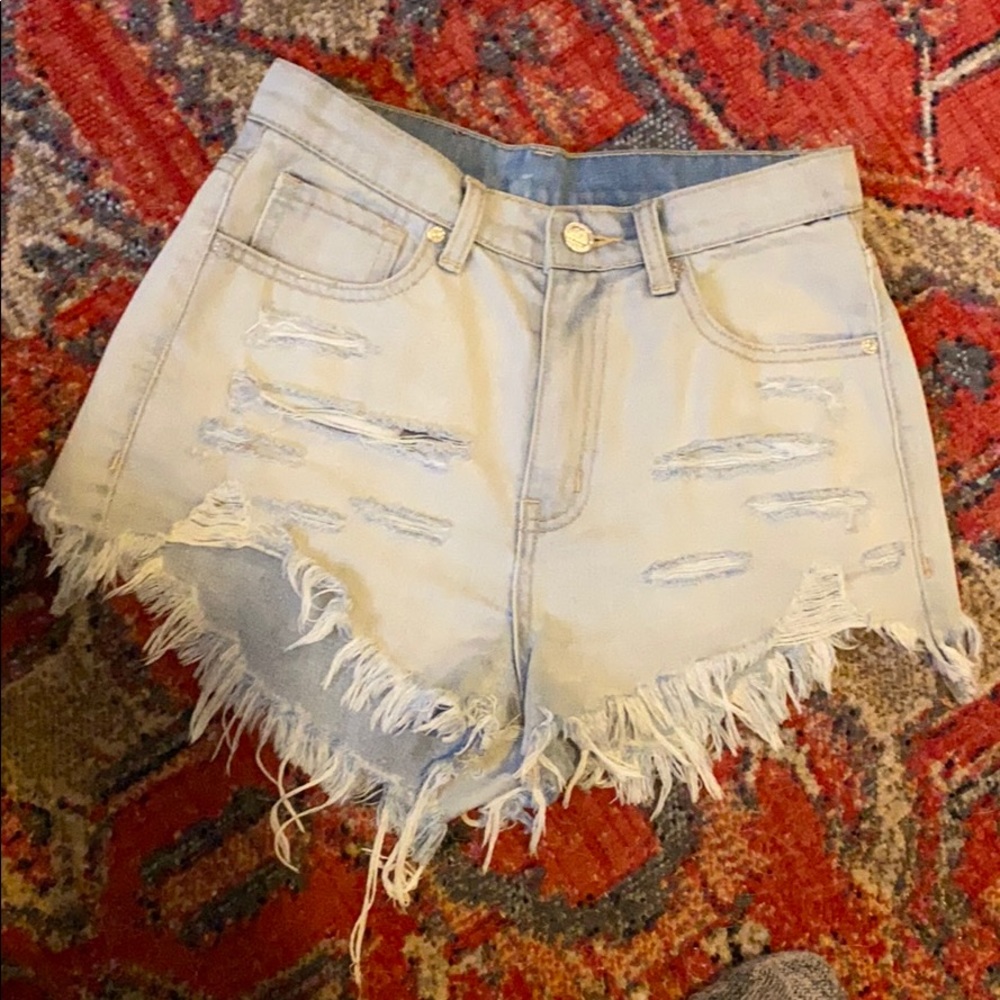 UNIF light-wash distressed shorts size 26